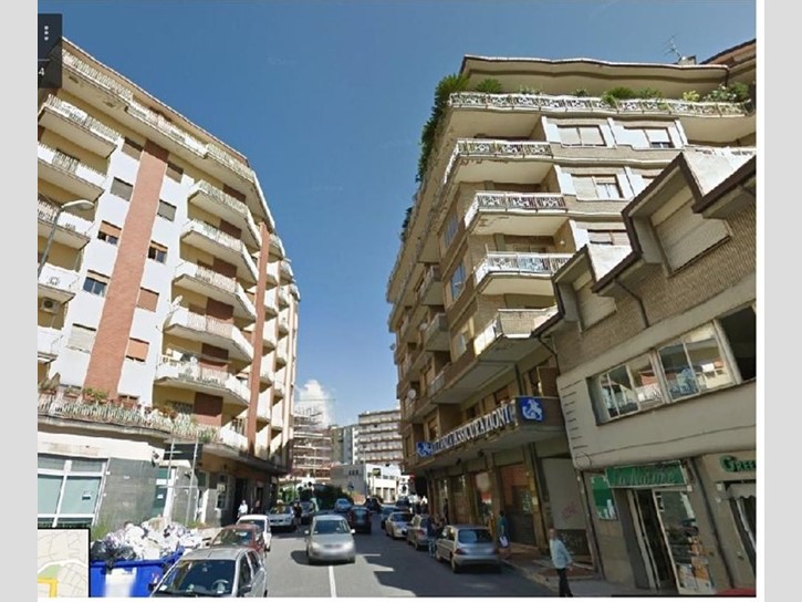 Appartamento in Vendita a Avellino, zona via tagliamento, 155'000€, 130 m²