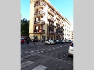 Appartamento in Affitto a Avellino, zona via de sanctis, 650€, 140 m²