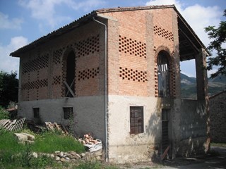 Rustico in Vendita a Bagnaria, zona Frazione Casa Galeotti , 30'000€, 200 m²