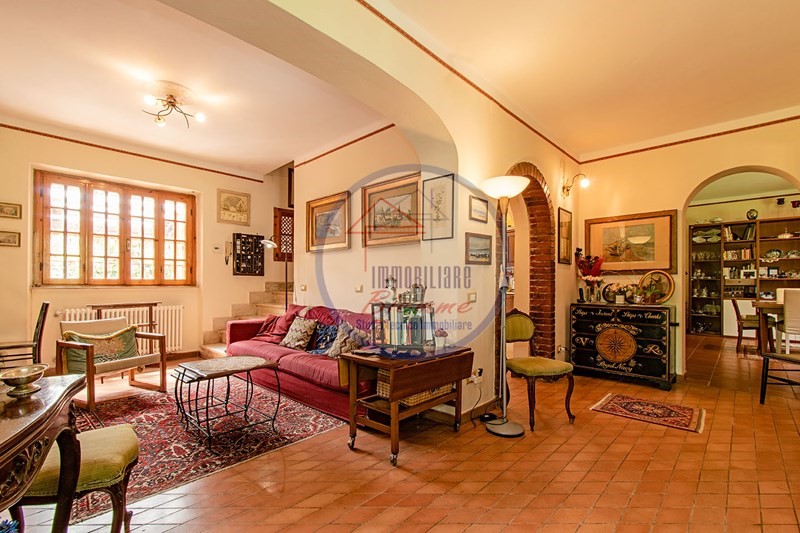 Villa bifamiliare in Vendita a Camaiore, zona Capezzano Pianore, 380'000&euro;, 130 m², con Box