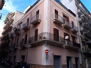 Trilocale in Vendita a Taranto, zona Via D'Alò Alfieri, 40'000€, 60 m², arredato