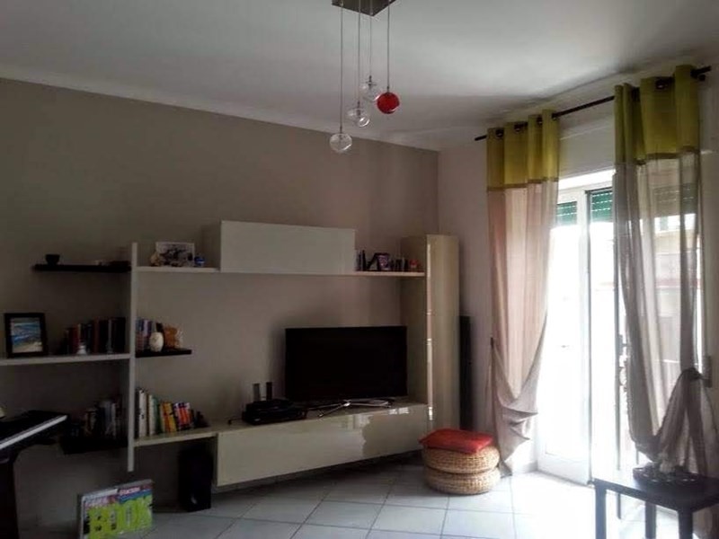 Bilocale in Vendita a Pozzuoli, zona Pozzuoli, 255'000€, 70 m²