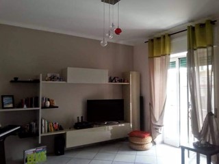 Bilocale in Vendita a Pozzuoli, zona Pozzuoli, 255'000€, 70 m²