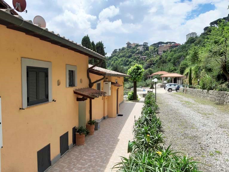 Bilocale in Affitto a Castel Gandolfo, zona LAGO, 700€, 55 m², arredato
