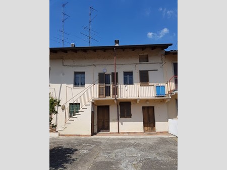 Casa di corte in Vendita a Borgo Vercelli, 35'000€, 100 m²