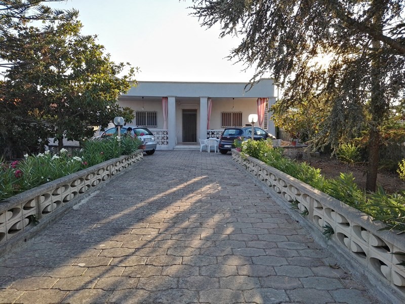 Villa in Vendita a Torricella, zona Trullo di mare, 90'000€, 1000 m², arredato