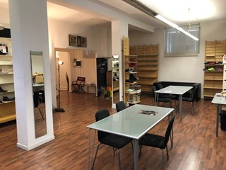 Ufficio in Vendita a Milano, zona Via Palmanova , 139'000€, 110 m²