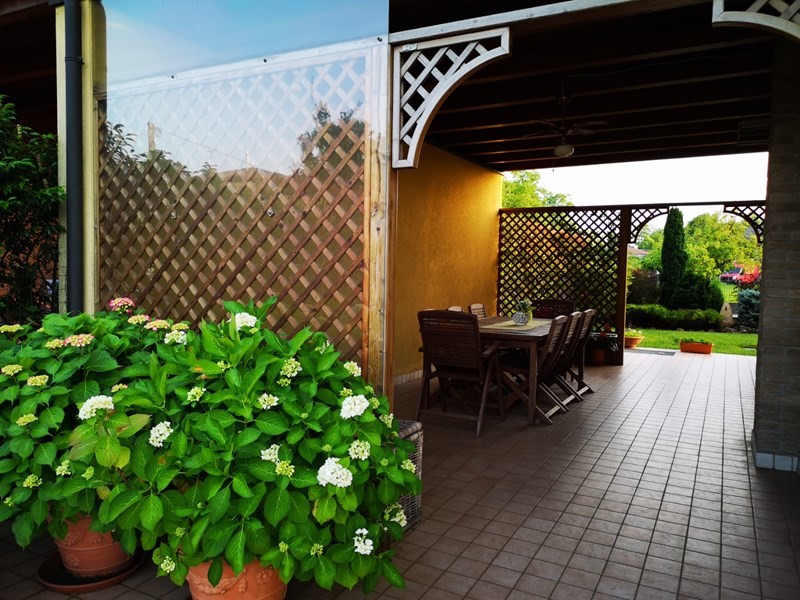 Villa bifamiliare in Vendita a Istrana, 250'000€, 230 m²