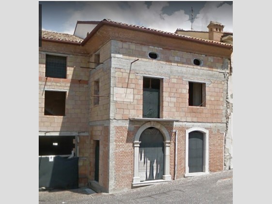 Appartamento in Vendita a Ariano Irpino, zona Centro storico, 180'000&euro;, 160 m², con Box