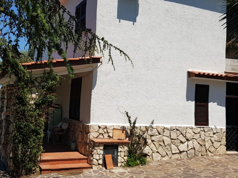 Casa Semi Indipendente in Vendita a Palombara Sabina, zona PALOMBARA SABINA, 185'000€, 140 m²
