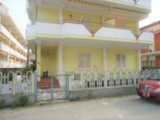 Quadrilocale in Vendita a Alba Adriatica, zona pineta, 200'000€, 100 m², arredato