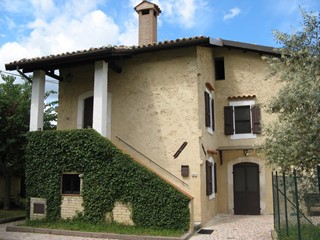 Villa in Vendita a Tocco da Casauria, zona Contrada Pareti, 165'000€, 165 m²
