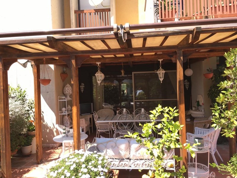 Quadrilocale in Vendita a Modugno, zona via x marzo, 260'000€, 157 m²