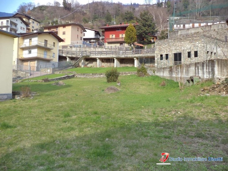 Villa in Vendita a Cedegolo, 800 m²