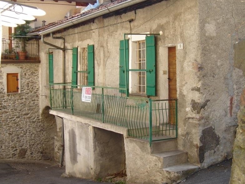 Casa Semi Indipendente in Vendita a Edolo, 36'000€, 100 m²