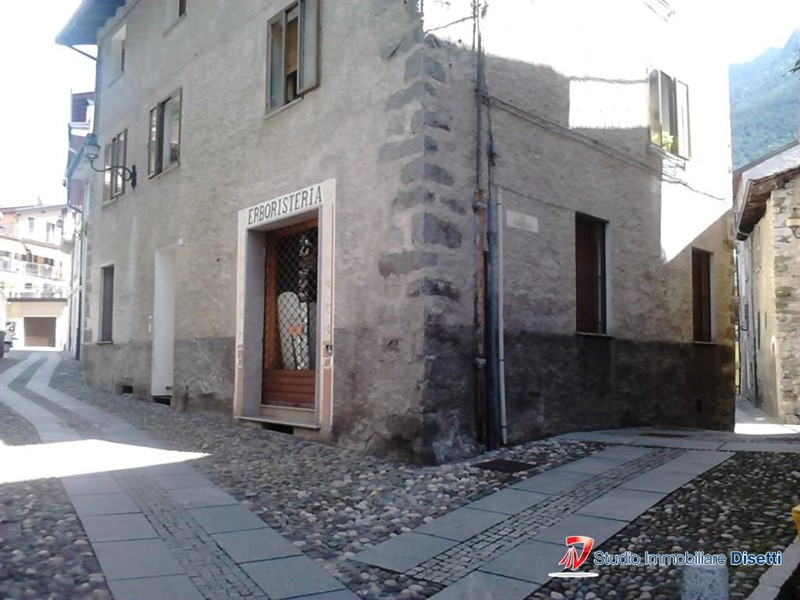 Ufficio in Vendita a Edolo, 50'000€, 45 m²