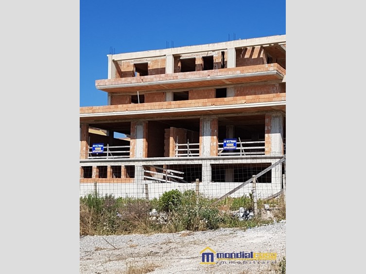 Casa Indipendente in Vendita a Pachino, 3400 m²