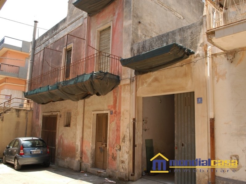 Casa Indipendente in Vendita a Pachino, 79'000€, 190 m²
