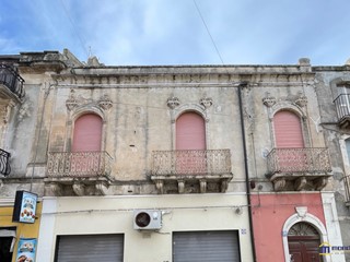 Quadrilocale in Vendita a Pachino, 120'000€, 170 m²