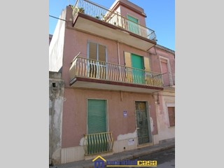 Casa Indipendente in Vendita a Pachino, 95'000€, 220 m²