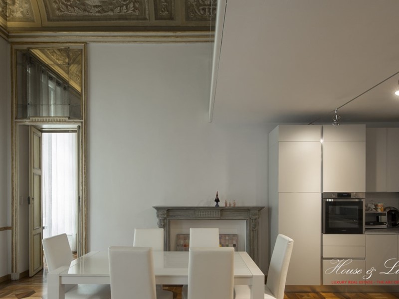 Appartamento in Affitto a Torino, 6'500€, 245 m²