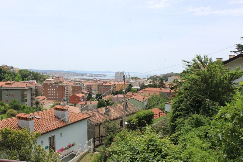 Trilocale in Affitto a Trieste, zona Roiano, 750€, 80 m², arredato