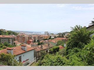 Trilocale in Affitto a Trieste, zona Roiano, 750€, 80 m², arredato