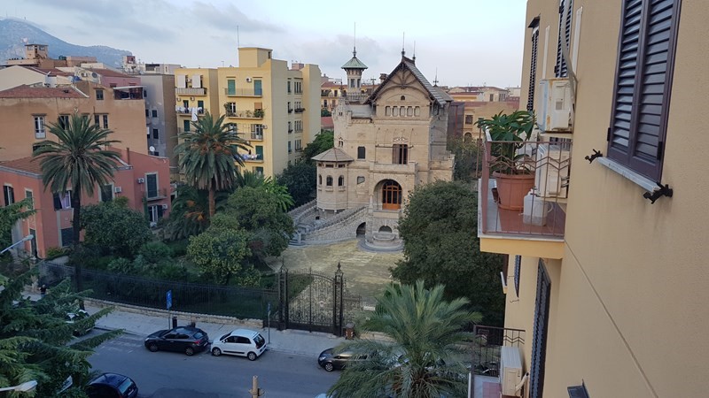 Appartamento in Vendita a Palermo, zona dante, 215'000€, 140 m²