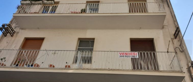 Trilocale in Vendita a Catania, zona via alfonzetti 100, 140'000&euro;, 107 m²