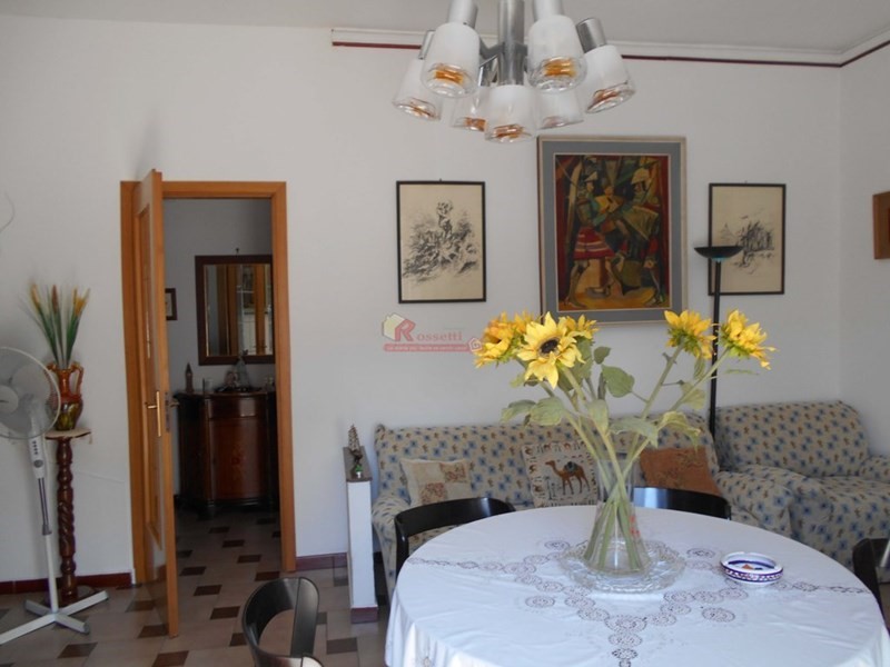Trilocale in Vendita a Aci Catena, zona Via Michelangelo Buonarroti 17, 68'000€, 94 m²