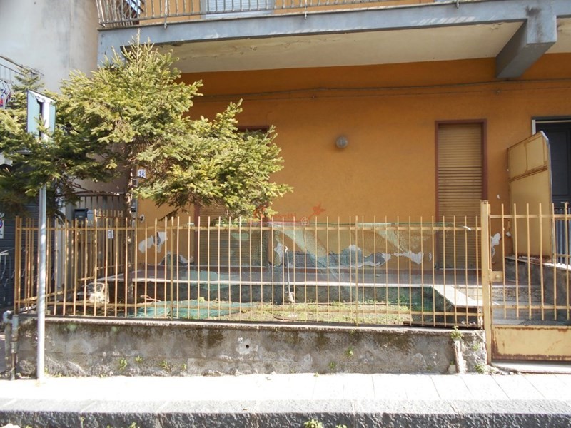 Quadrilocale in Vendita a Valverde, zona Via Quattro Canti 34, 68'000€, 105 m²