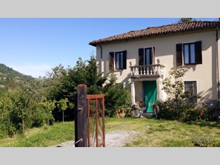 Casa Indipendente in Vendita a Lesegno, zona Periferia, 25'000€, 130 m²