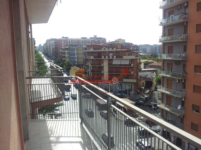 Trilocale in Vendita a Catania, zona Viale M. Rapisardi 293, 105'000&euro;, 88 m²