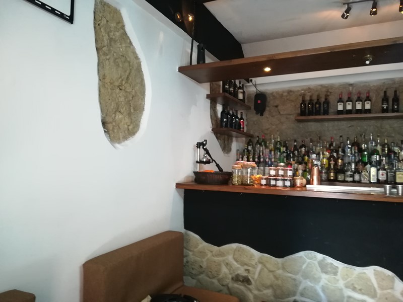 Attività commerciale in Affitto a Pozzuoli, zona PORTO, 15'000€, 48 m²