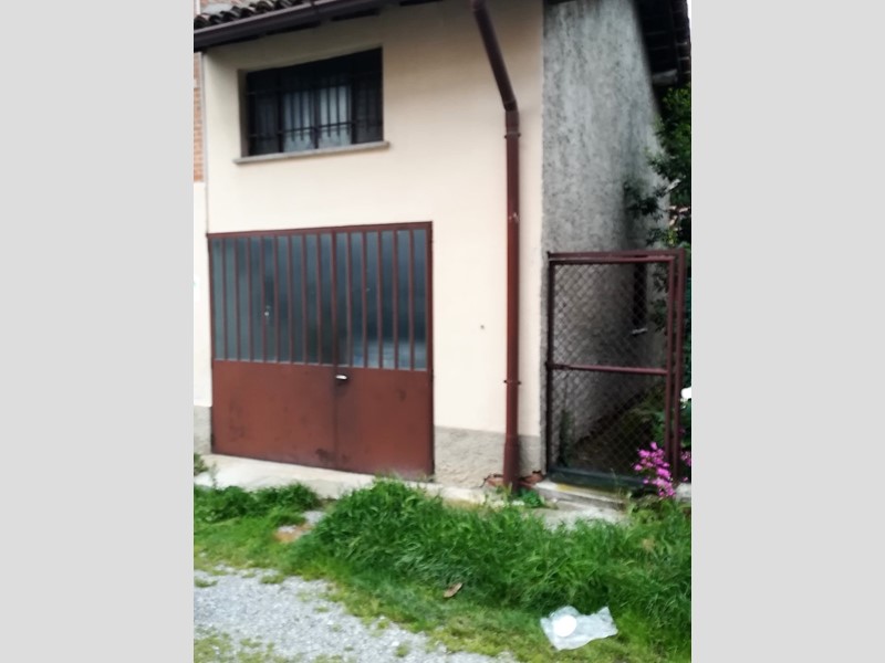 Trilocale in Vendita a Aicurzio, zona centro, 52'000€, 76 m²