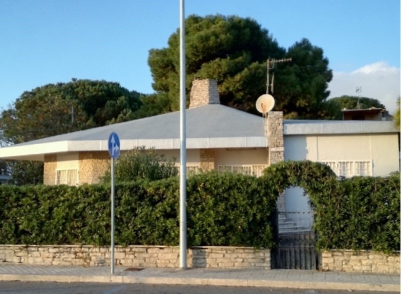 Villa in Vendita a Terracina, zona fronte mare, 1'000'000€, 200 m², con Box