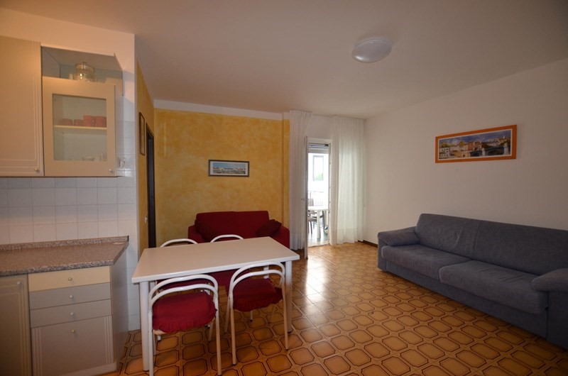 Trilocale in Vendita a Jesolo, zona Piazza Nember, 145'000€, 60 m², arredato