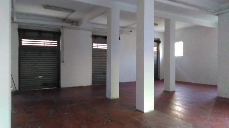 Magazzino in Affitto a Genova, zona Campomorone, 400€, 100 m²
