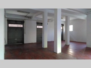 Magazzino in Affitto a Genova, zona Campomorone, 400€, 100 m²