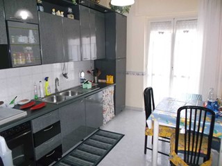 Appartamento in Vendita a Siracusa, zona Servi di Maria, 84'900&euro;, 132 m²