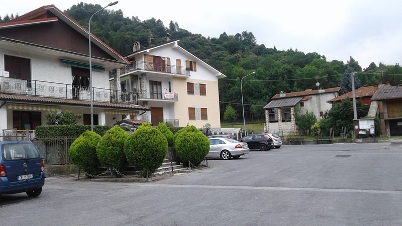 Appartamento in Vendita a Chiusa di Pesio, zona frazione VIGNA, 120'000€, 160 m², con Box