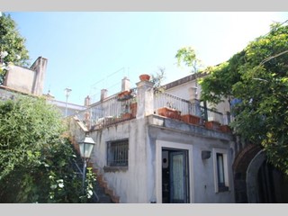 Villa in Vendita a Acireale, zona Centro Città, 495'000€, 800 m², con Box