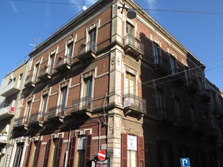 Appartamento in Vendita a Catania, zona Piazza Trento, 550'000&euro;, 200 m², arredato