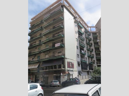 Appartamento in Vendita a Catania, zona Via Asiago n. 23,  Catania . Zona Corso Italia, 310'000&euro;, 190 m²