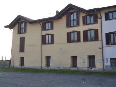 Trilocale in Vendita a Cairate, zona Centro, 125'000€, 100 m²