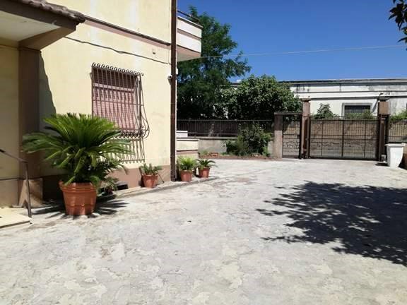 Quadrilocale in Affitto a Caserta, zona Università, 350€, 85 m², arredato