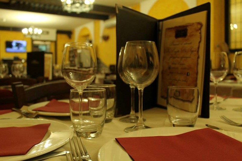 Attività commerciale in Affitto a Velletri, zona CENTRO, 960€, 150 m², arredato