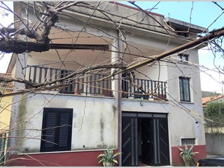 Casa Indipendente in Vendita a Alatri, 120'000€, 180 m²