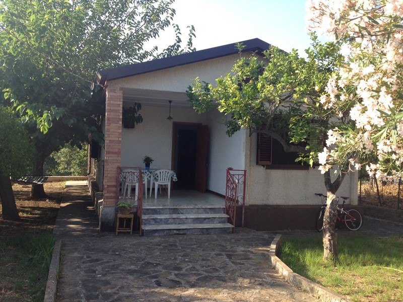 Casa Indipendente in Vendita a Salerno, zona San Marco di Castellabate, 140'000&euro;, 90 m²