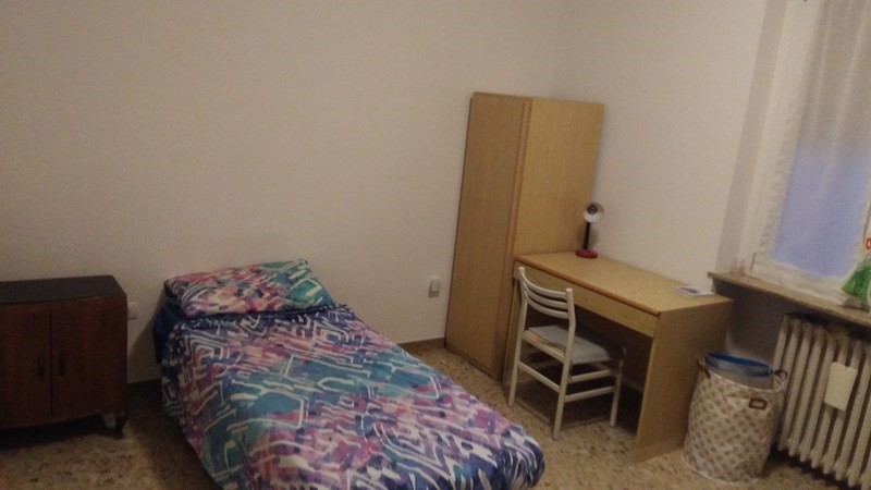 Stanza in Affitto a Verona, zona Via cipolla 16, 250€, arredato